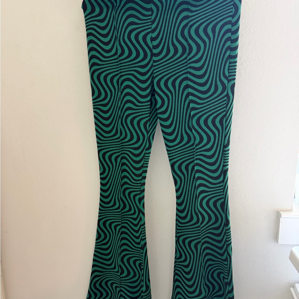 Zara Women's Green and Black Swirl Flare Pants
